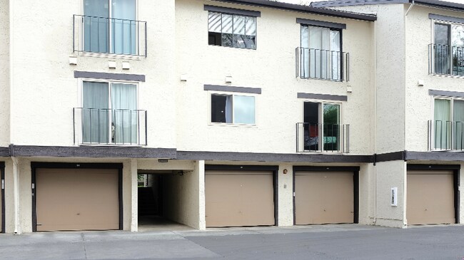 Foto del edificio - 777 San Antonio Rd