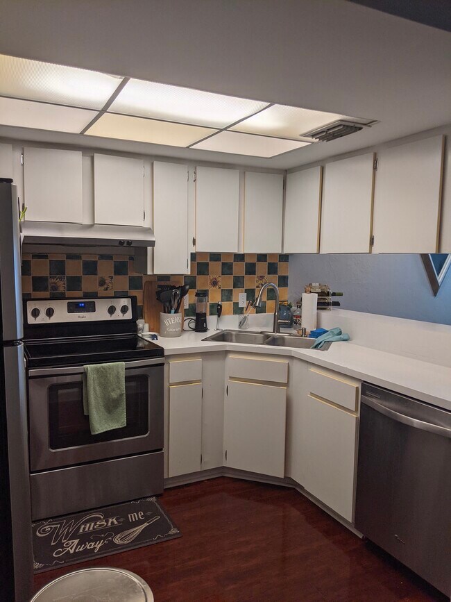 Building Photo - 1436 SW 25th Pl