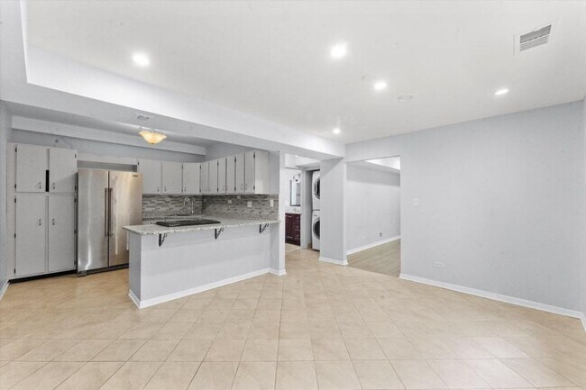 Foto del edificio - 2 bedroom in Chicago IL 60630
