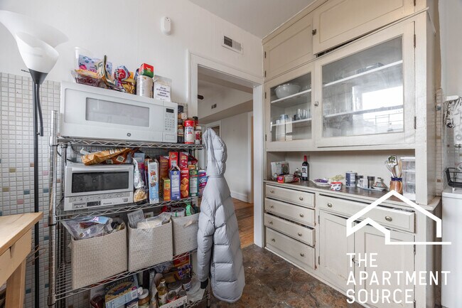 Foto del edificio - 3710 N Hoyne Ave