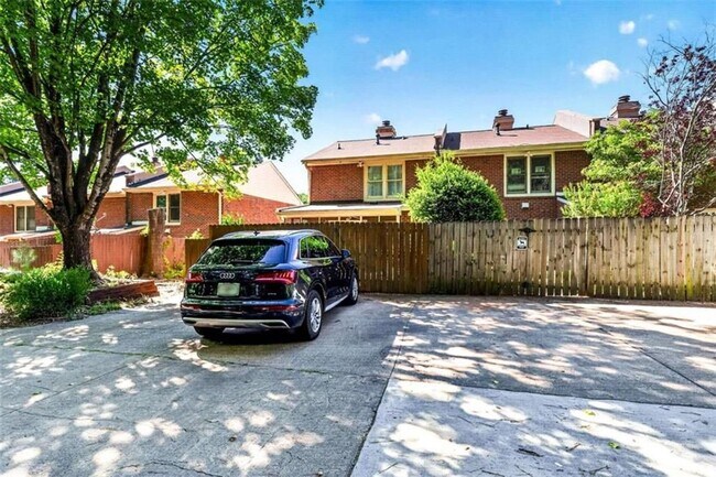 Foto del edificio - 6117 Queen Anne Ct