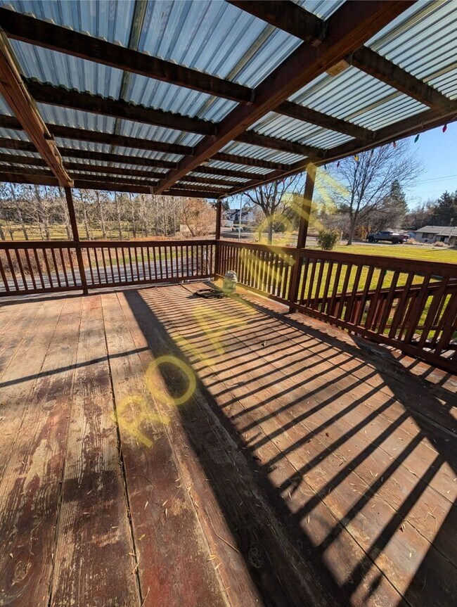 Foto del edificio - 2525 Falls Ave E