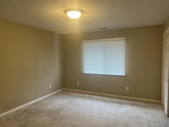 Building Photo - 5016 California St, unit 12