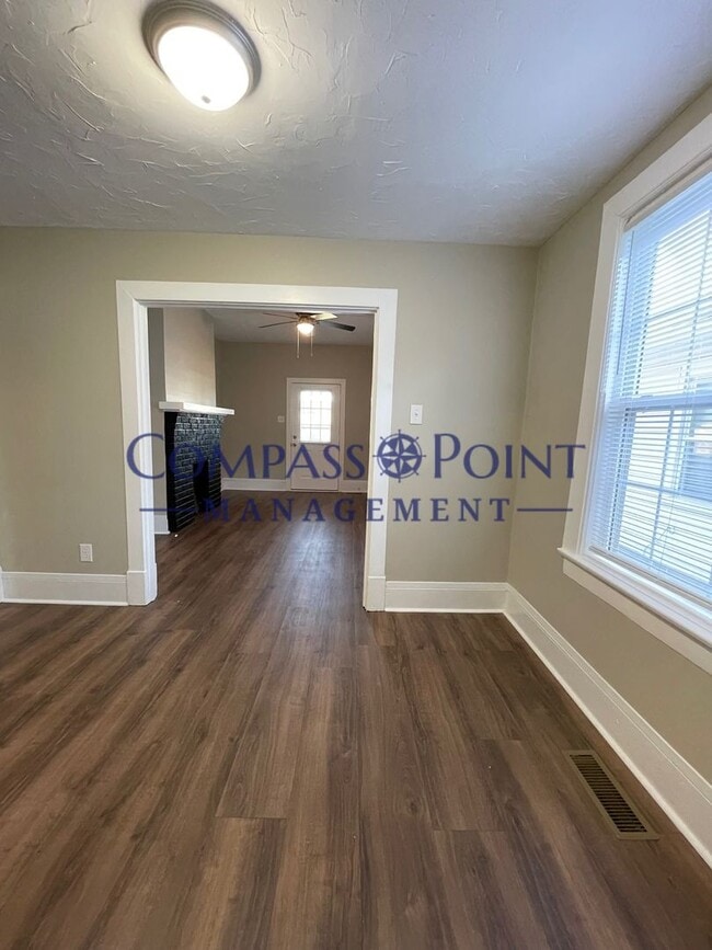 Building Photo - Newly Renovated Just For You! First Month's Rent Free!!