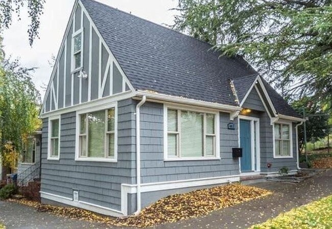 Building Photo - 4015 8th Ave NE