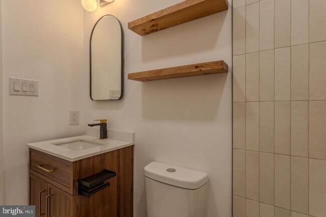 Foto del edificio - 1321 W Somerset St