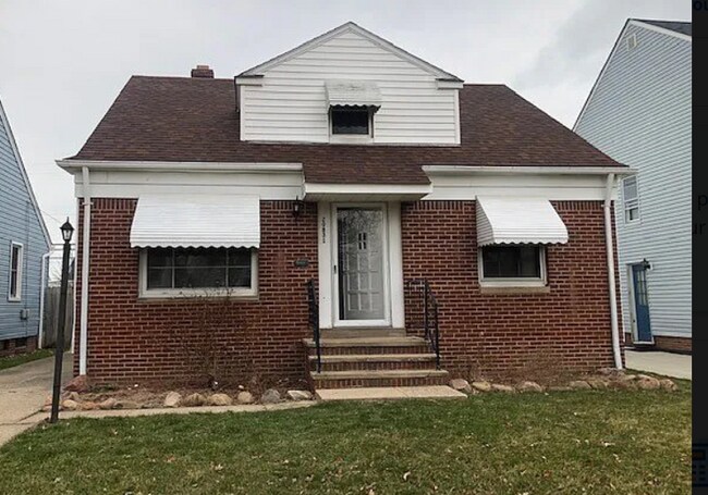 Foto del edificio - 20831 Morris Ave