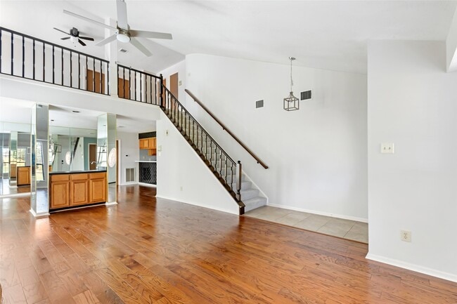 Building Photo - 3122 Lake Stream Dr