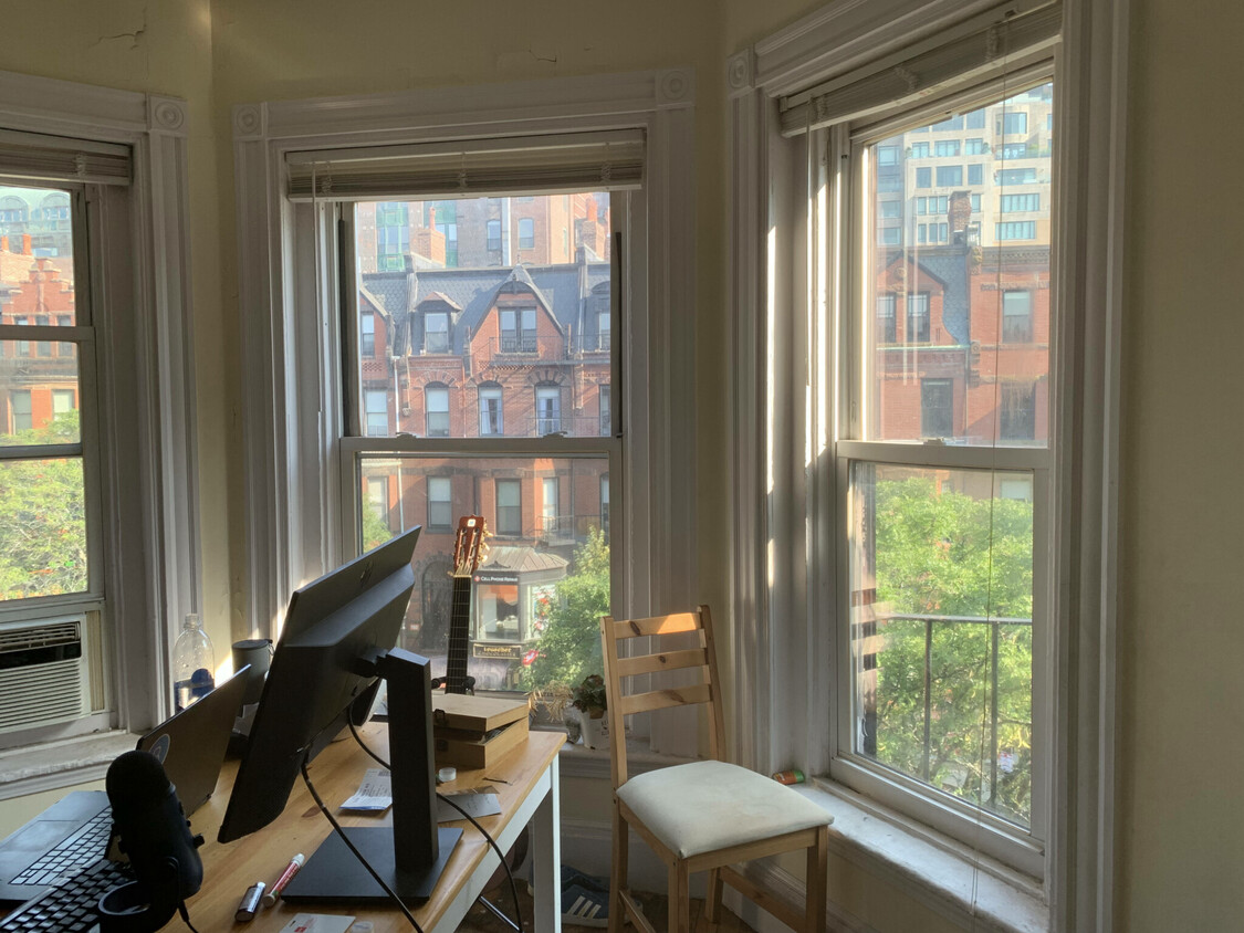 Building Photo - 233 Newbury St
