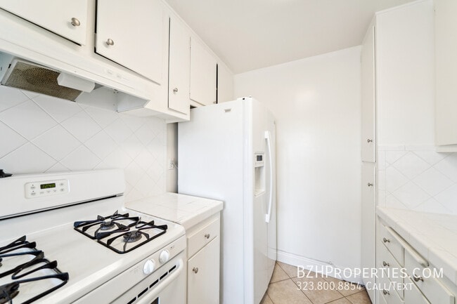 Foto del edificio - 7540 Hampton Ave