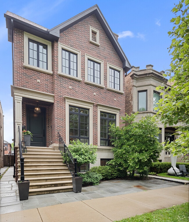 Building Photo - 3514 N Leavitt St