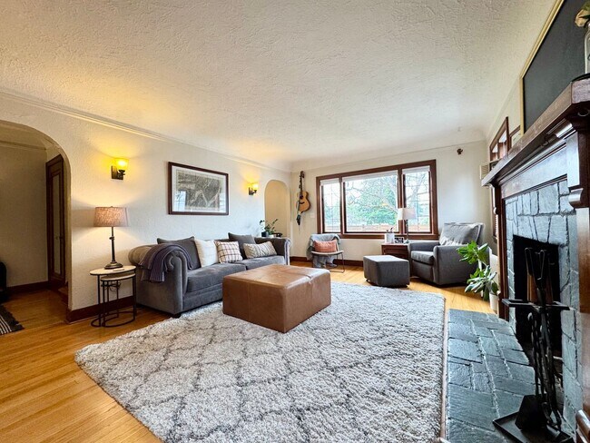 Foto del edificio - Admiral District~West Seattle Home