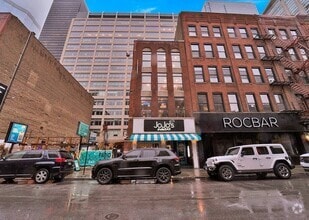 Building Photo - 23 W Hubbard St