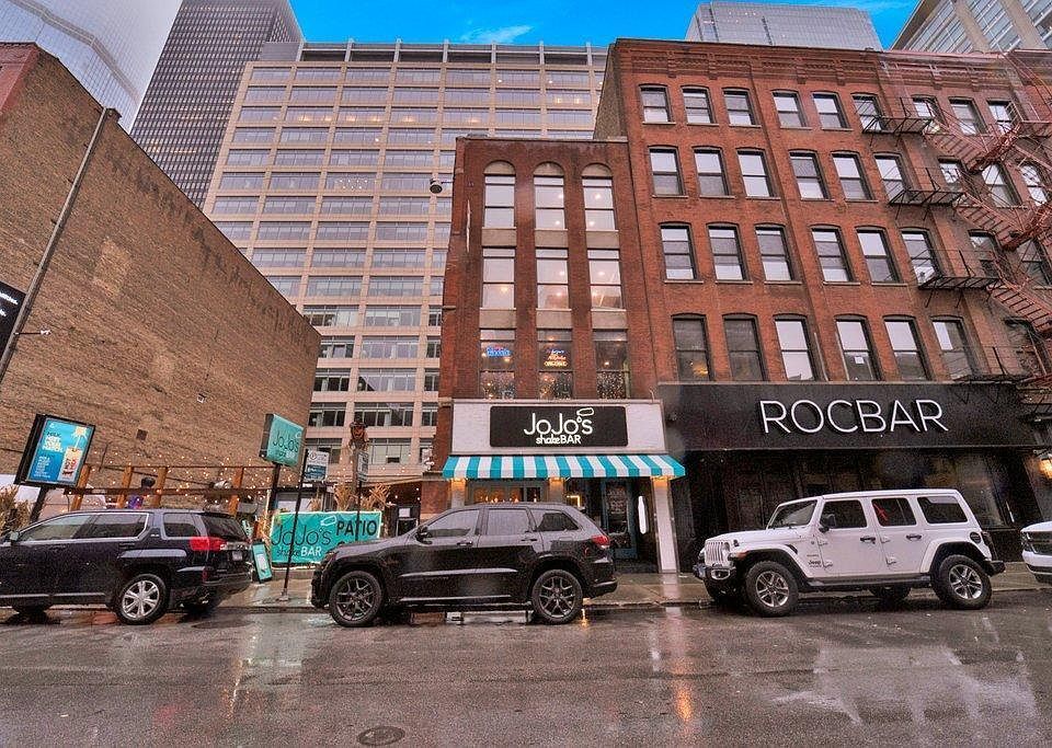 Primary Photo - 23 W Hubbard St