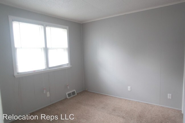 Building Photo - 1553 W 17th St