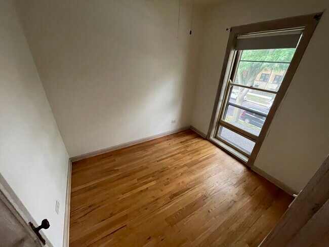 Foto del edificio - 5011 N Hermitage Ave