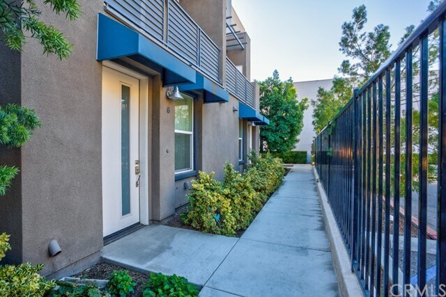 Foto del edificio - 9040 Garvey Ave