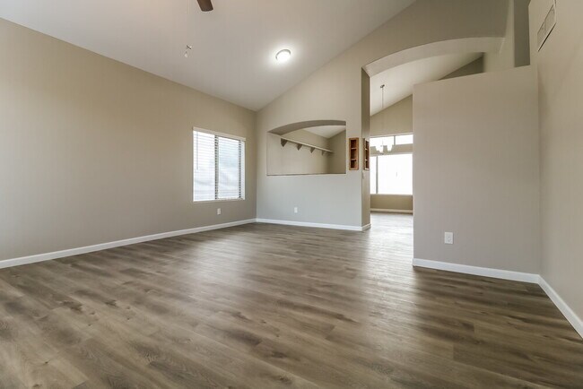 Building Photo - 15911 W Tasha Dr