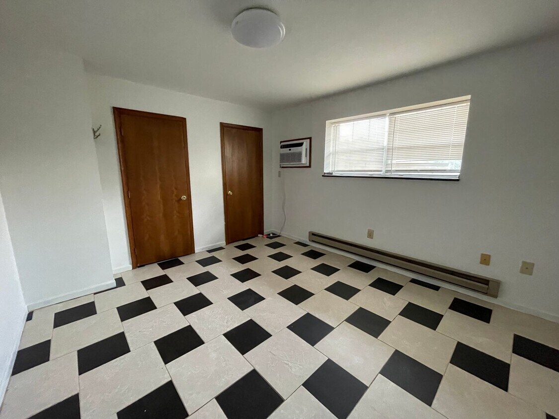 Building Photo - Willow Park Apartments