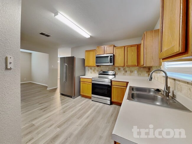 Building Photo - 9603 Kennebec Way