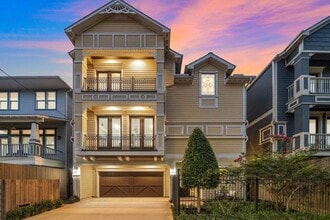 Building Photo - 1330 Blair St