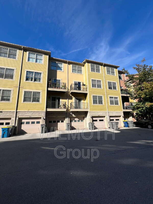 Building Photo - 521 N Park Ave