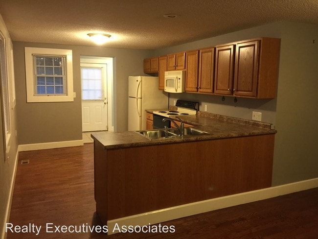 Foto del edificio - 2 br, 1 bath House - 907 Montvale Road