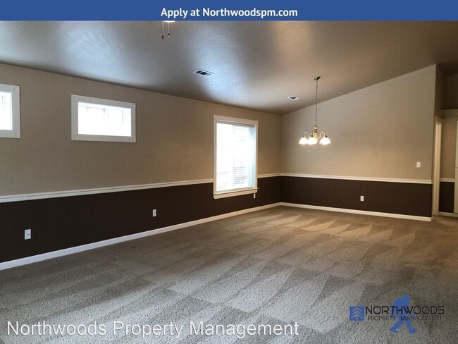 Building Photo - 4 br, 2 bath House - 4388 Wolf Run
