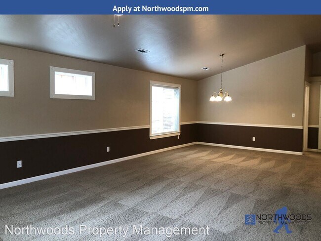 Foto del edificio - 4 br, 2 bath House - 4388 Wolf Run