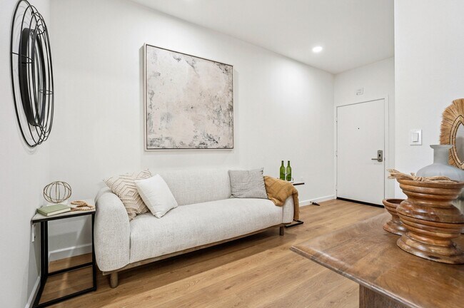 Building Photo - Haven on Orange