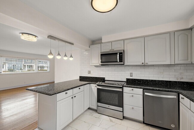 Foto del edificio - 2046 Yorkshire Rd