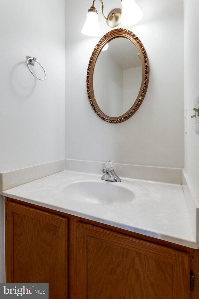 Building Photo - 5837 Norham Dr