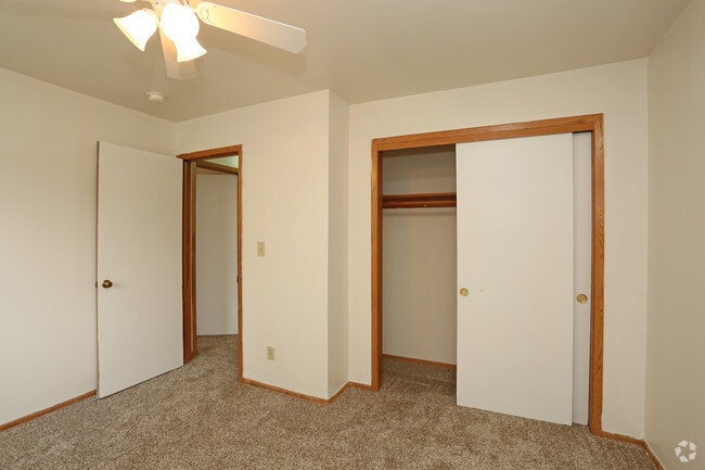 2BR, 1BA - Welcome to Brook Lane Apartment Homes!