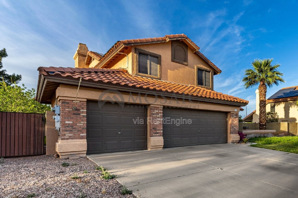 Photo - 634 East Century Avenue