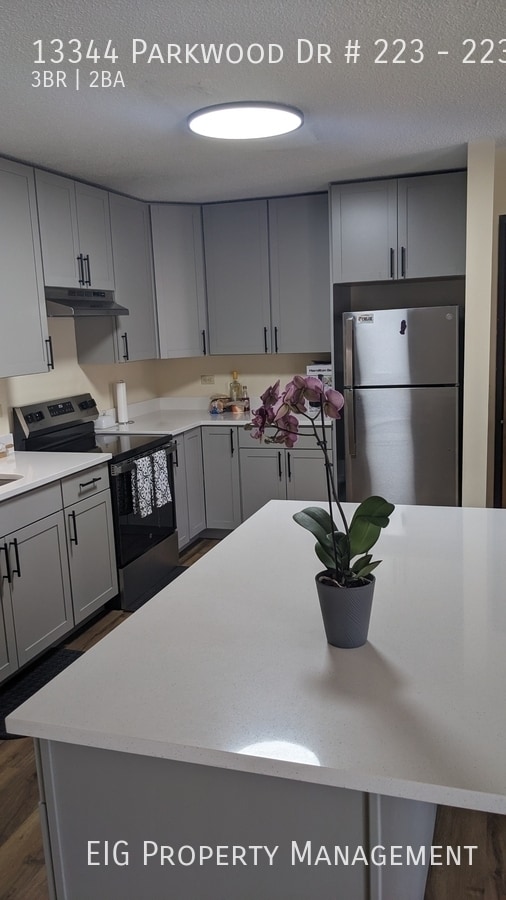 Foto del edificio - 13344 Parkwood Dr