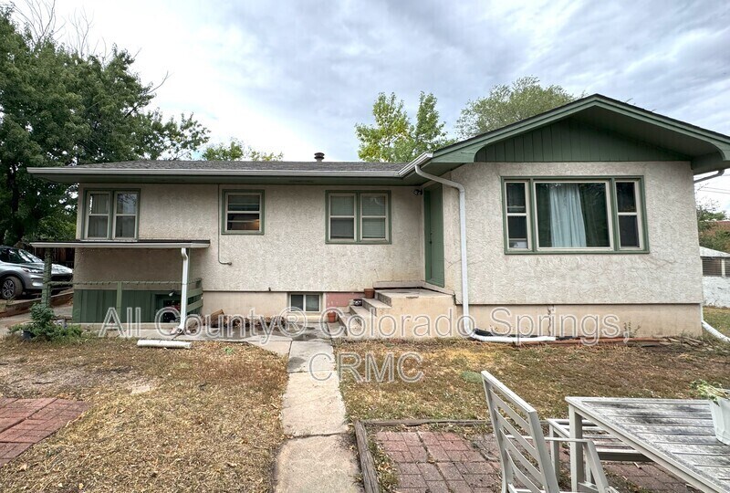 Foto del edificio - 932 1/2 Cheyenne Blvd