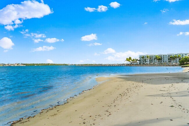 Foto del edificio - 20 S Lakeshore Dr