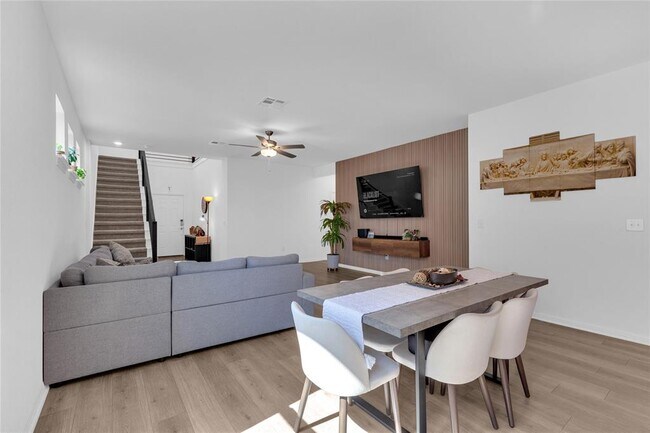 Foto del edificio - 6017 Beverly Pr Rd