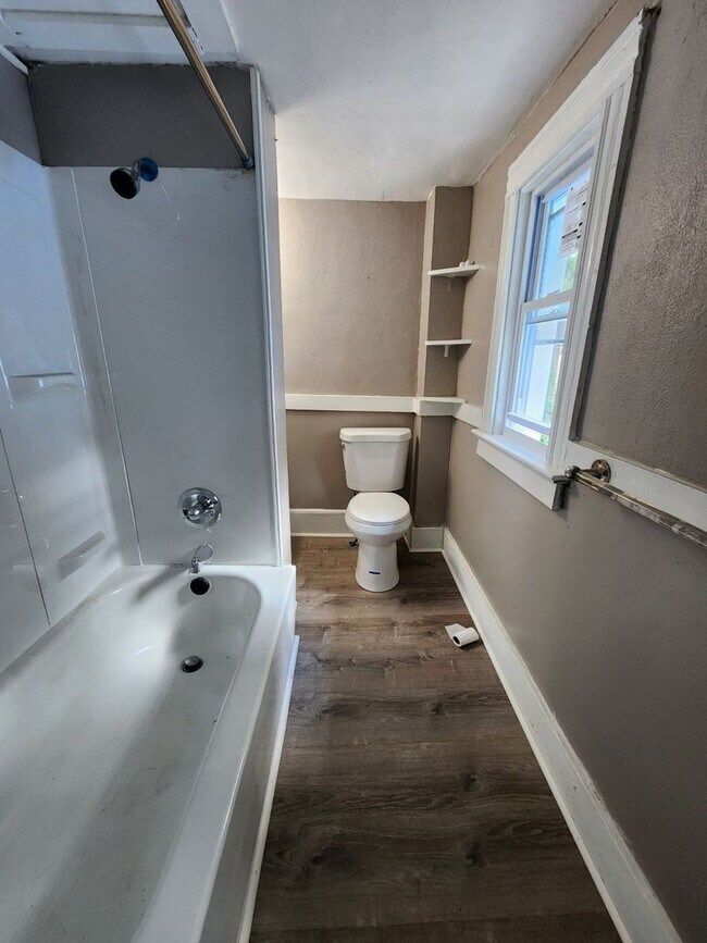 Foto del edificio - Three Bedroom Single Family Home!