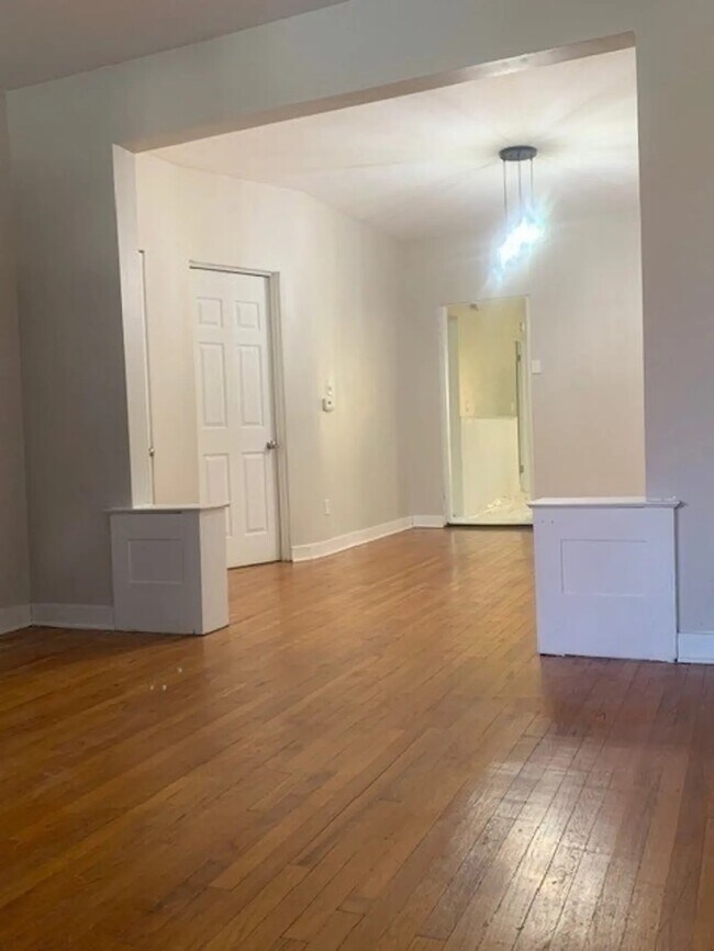 Foto del edificio - 4925 W Henderson St
