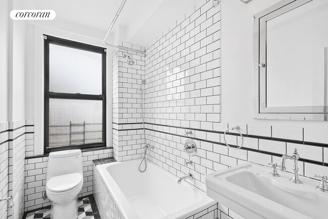 Building Photo - 245 W 107th St