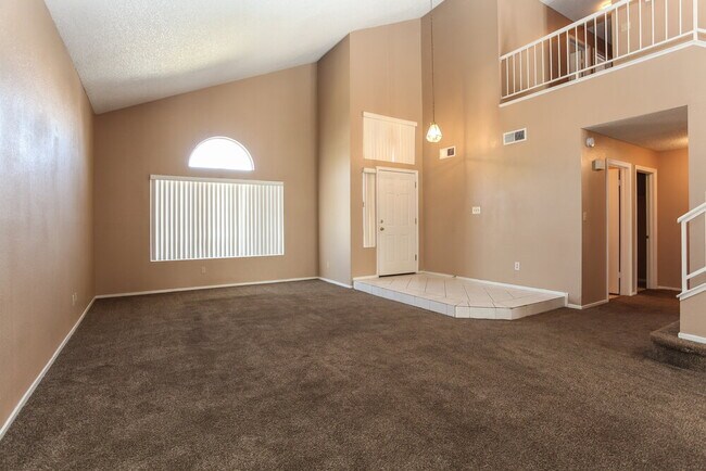 Building Photo - 4216 Laurel Hill Dr