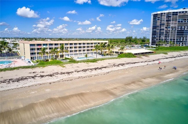 Building Photo - 9800 S Ocean Dr