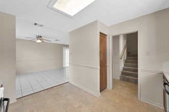 Building Photo - 1603 Hazelwood St