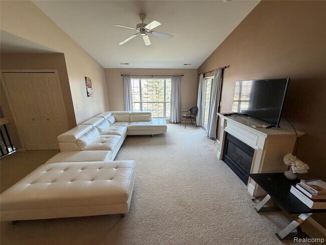 Foto del edificio - 16751 Carriage Wy