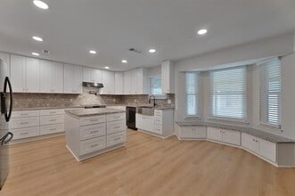 Building Photo - 2321 Quail Hollow Dr