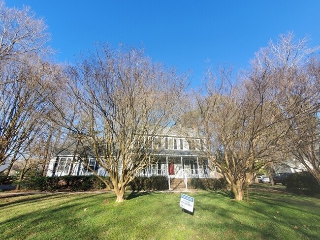 Building Photo - 8414 Sir Sagamore Ct