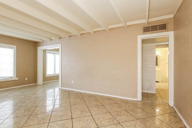 Foto del edificio - 1043 E Indianola Ave