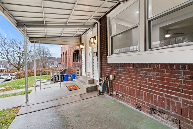 Foto del edificio - 5905 Hobart St