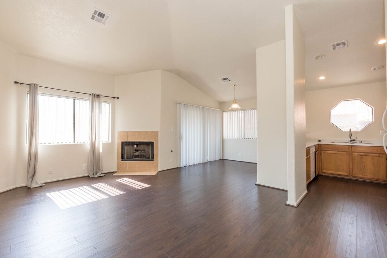 Foto principal - Now Available for Rent 2 Bedroom at Vizcaya